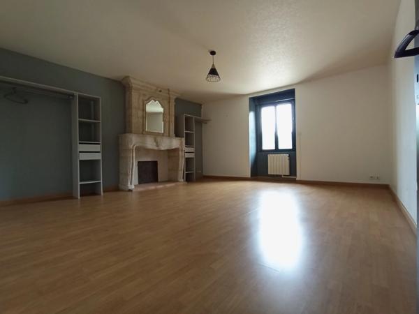 Maison à vendre Maison de caractère du XVIIIe siècle – 164,5 m² habitables à SAINT MAIXENT L'ECOLE (79)