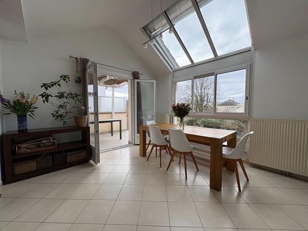 Maison familiale avec terrasse exposée sud-ouest à Verrières-le-Buisson, DPE D, Parfait état, 4 chambres.