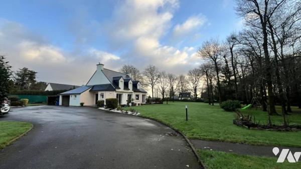 LANGUIDIC direction Hennebont - Propriété avec parc arboré