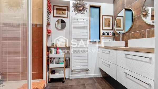 Maison individuelle 215 m2, 4/5 chambres, 1216 m2 de terrain...