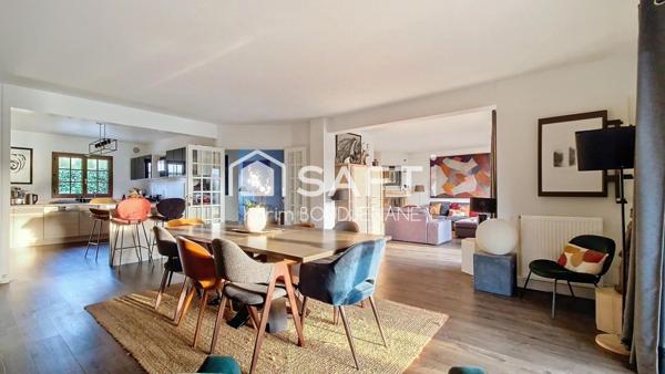 Maison individuelle 215 m2, 4/5 chambres, 1216 m2 de terrain...