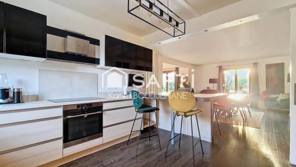 Maison individuelle 215 m2, 4/5 chambres, 1216 m2 de terrain...