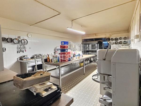 IMMEUBLE À VENDRE - CENTRE HISTORIQUE DE MONTFERRAND