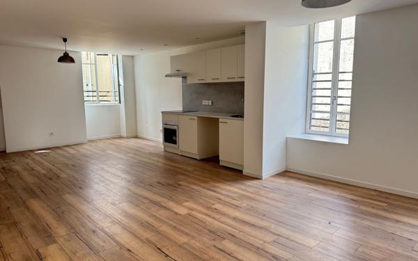 Appartement à louer    3 pièces • 74 m2 Mazamet