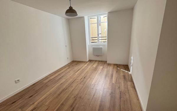Appartement à louer    3 pièces • 74 m2 Mazamet