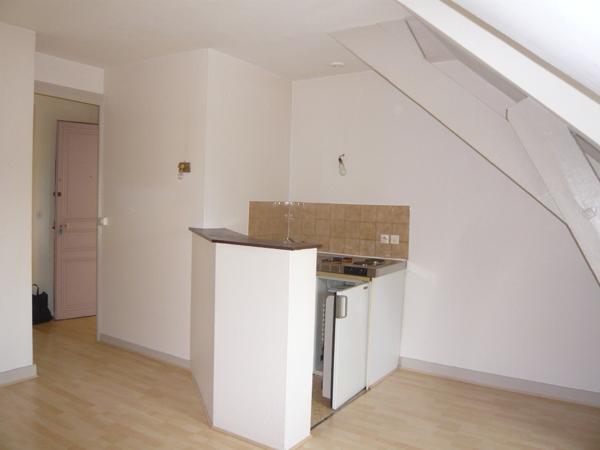 Appartement * 2 Pièces * 29 M² * 44000 Nantes * 502 * 30 * 532,  
Nantes 44000