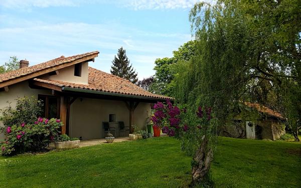 Maison à vendre    5 pièces •  Chanoz-Châtenay