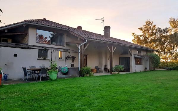 Maison à vendre    5 pièces •  Chanoz-Châtenay