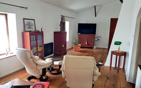 Maison à vendre    5 pièces •  Chanoz-Châtenay