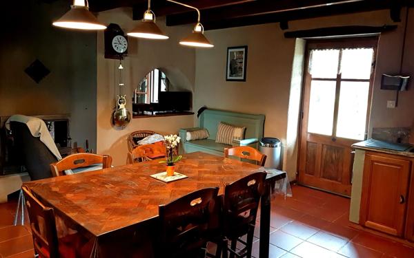 Maison à vendre    5 pièces •  Chanoz-Châtenay