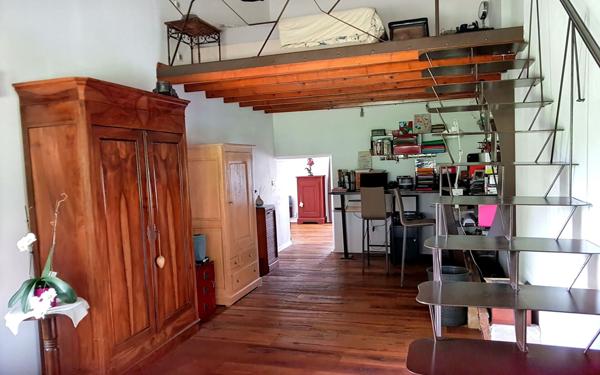 Maison à vendre    5 pièces •  Chanoz-Châtenay