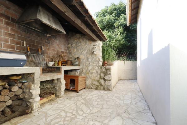 Dpt Bouches du Rhône (13), à vendre LA PENNE SUR HUVEAUNE VILLA P4 de 90 m² vue panoramique avec piscine,  studio en dépendance sur Terrain de 650 m²