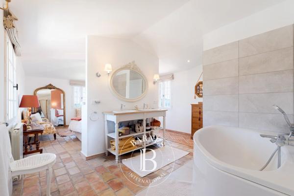 Grasse, Villa 4 Chambres -  220 m² à vendre