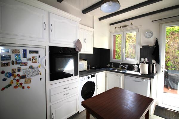 Maison en centre ville avec terrasse et courette