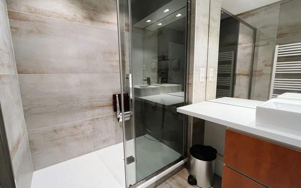 Appartement à vendre    3 pièces • 77,71 m2 Villeurbanne