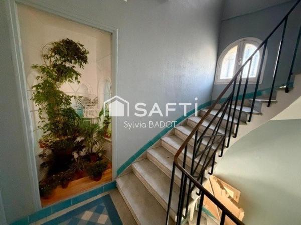 TOULON OUEST  MAISON DE CARACTERE DES ANNEES 30 COMPOSEE DE 3 APPARTEMENTS