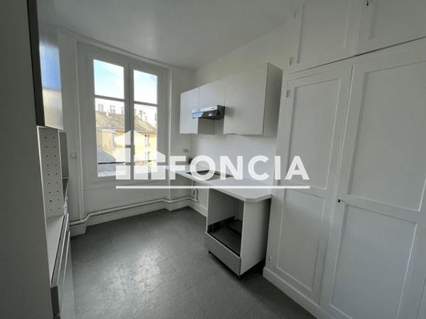Location Appartement 3 pièces 76.27 m² - 13 RUE GEORGES CLEMENCEAU Versailles 78000