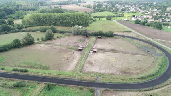 Dpt Aisne (02), à vendre COUCY LE CHATEAU AUFFRIQUE superbe corps de ferme sur 17 hectares