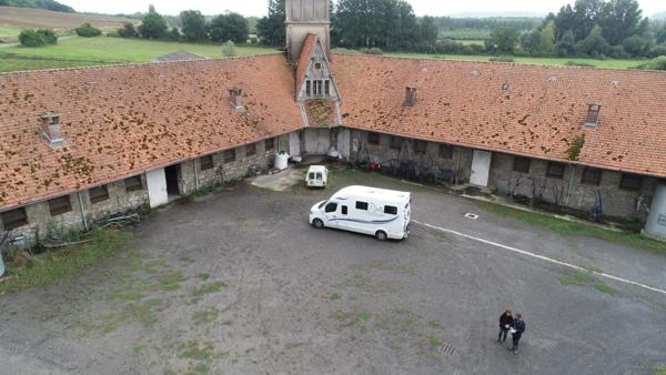 Dpt Aisne (02), à vendre COUCY LE CHATEAU AUFFRIQUE superbe corps de ferme sur 17 hectares