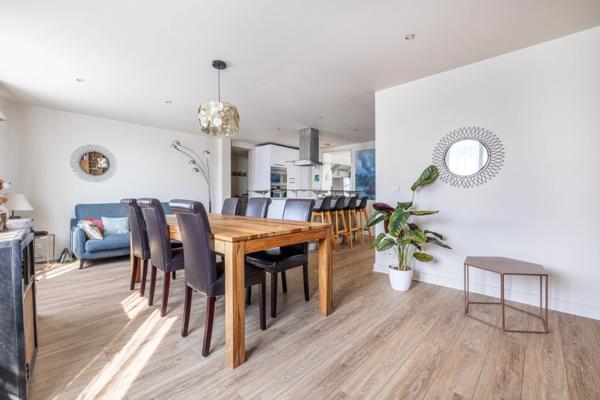 A vendre maison Sainte Genevieve des Bois (91700) véritable coup de cœur dans le Triangle d’Or : une maison individuelle de 153 m² offrant 5 chambres, un garage et une atmosphère chaleureuse