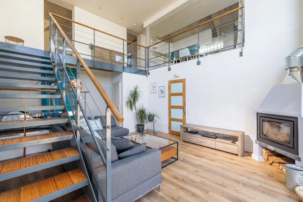 A vendre maison Sainte Genevieve des Bois (91700) véritable coup de cœur dans le Triangle d’Or : une maison individuelle de 153 m² offrant 5 chambres, un garage et une atmosphère chaleureuse