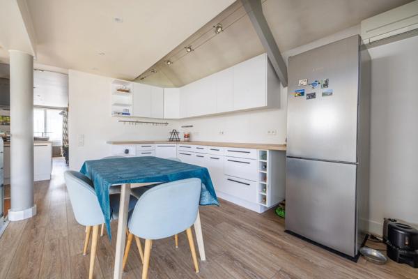 A vendre maison Sainte Genevieve des Bois (91700) véritable coup de cœur dans le Triangle d’Or : une maison individuelle de 153 m² offrant 5 chambres, un garage et une atmosphère chaleureuse