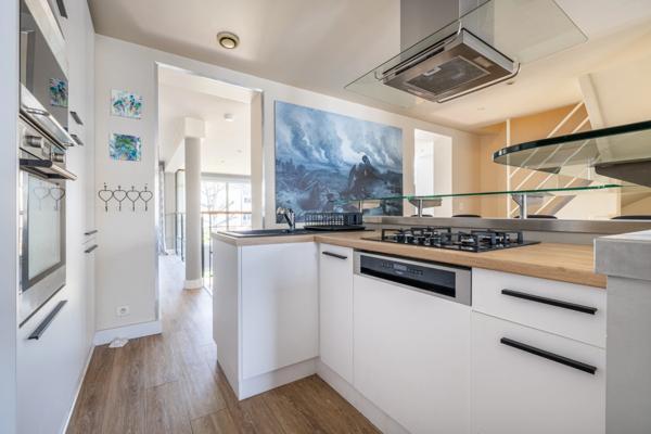 A vendre maison Sainte Genevieve des Bois (91700) véritable coup de cœur dans le Triangle d’Or : une maison individuelle de 153 m² offrant 5 chambres, un garage et une atmosphère chaleureuse