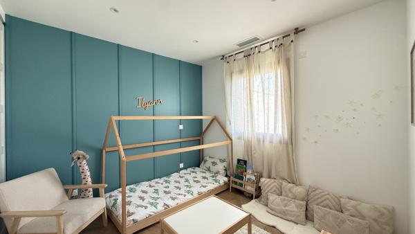 VILLA INDIVIDUELLE 142 M² HAB + GARAGE SUR 300 M TERRAIN AVEC PISCINE