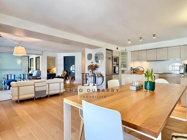 Appartement
         4 pièces
        - 110 m² Bien prestige