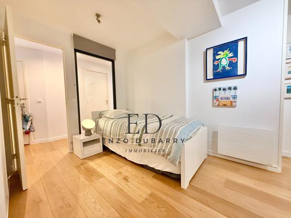 Appartement
         4 pièces
        - 110 m² Bien prestige