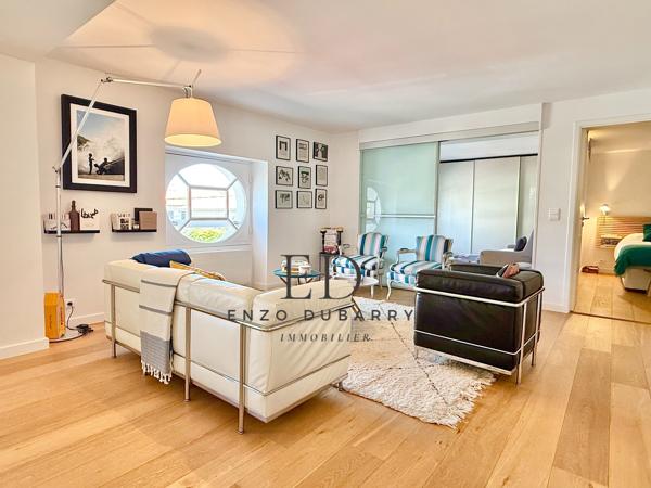 Appartement
         4 pièces
        - 110 m² Bien prestige