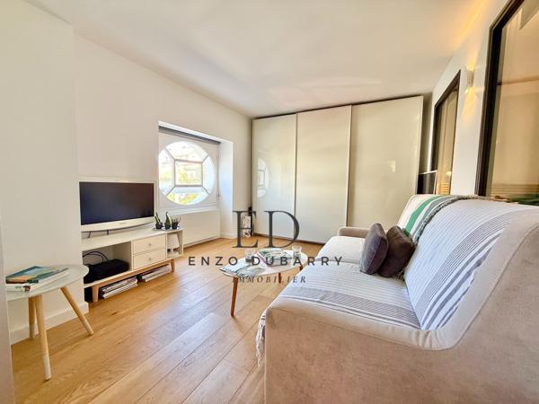 Appartement
         4 pièces
        - 110 m² Bien prestige