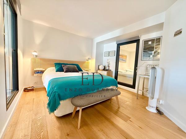 Appartement
         4 pièces
        - 110 m² Bien prestige