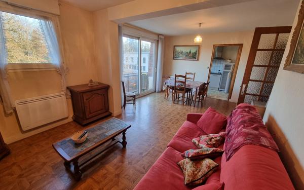 Appartement à vendre    3 pièces • 69 m2 Saint-Yrieix-la-Perche