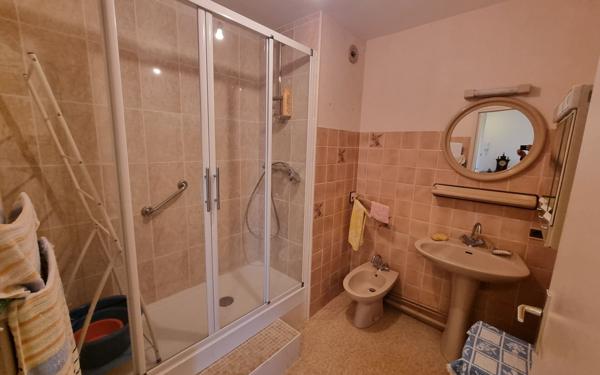 Appartement à vendre    3 pièces • 69 m2 Saint-Yrieix-la-Perche