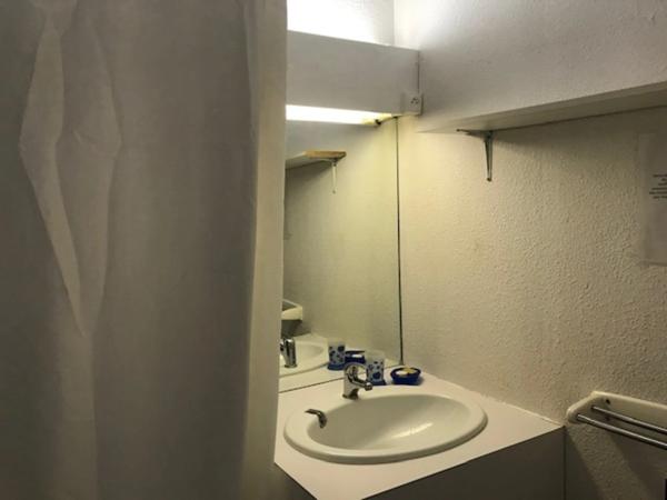 A la MONGIE Studio face aux pistes dans résidence TOURMALET avec balcon.