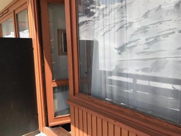 A la MONGIE Studio face aux pistes dans résidence TOURMALET avec balcon.