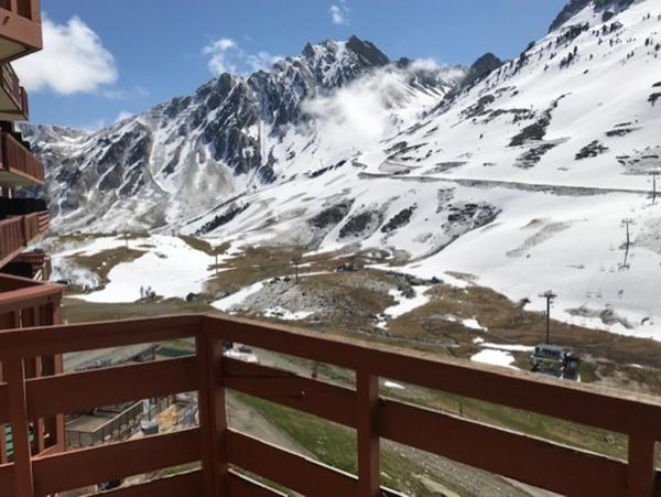 A la MONGIE Studio face aux pistes dans résidence TOURMALET avec balcon.