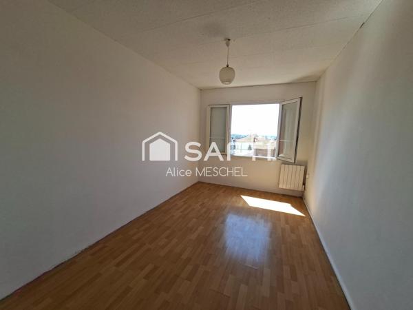Un appartement T4 -cave- balcon -terrasse-