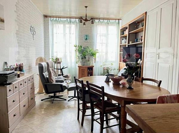 À vendre – Local commercial + Appartement duplex – 100 m² – Villeneuve-sur-Yonne (centre-ville)