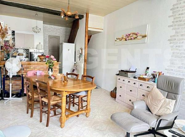 À vendre – Local commercial + Appartement duplex – 100 m² – Villeneuve-sur-Yonne (centre-ville)