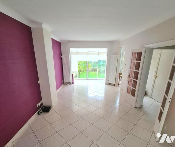 DUNKERQUE centre ville belle maison avec jardin et garage