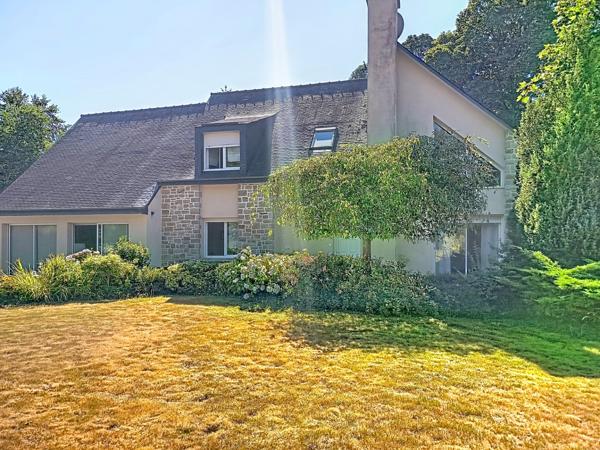 Grande maison familiale d'environ 200 m² – Terrain de 2 622 m² – PLEMET
