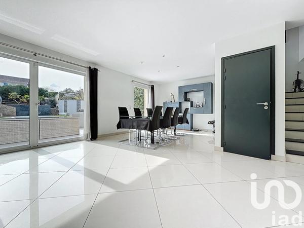 Maison à vendre 10 pièces 201 m² Linas