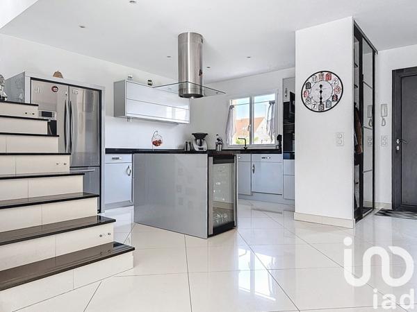 Maison à vendre 10 pièces 201 m² Linas