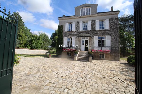 A Vendre - Vaux le Pénil - Seine et Marne- Maison Bourgeoise du XIX et ses écuries