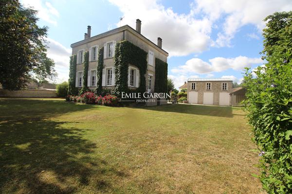 A Vendre - Vaux le Pénil - Seine et Marne- Maison Bourgeoise du XIX et ses écuries