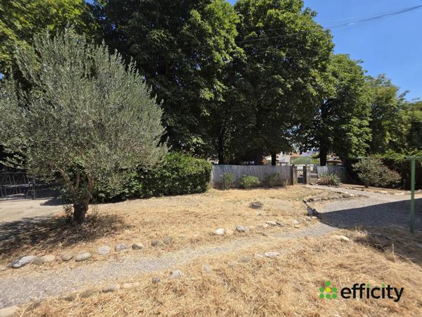Maison
         3 pièces
        - 70 m² Exclusivité 180 000 € *