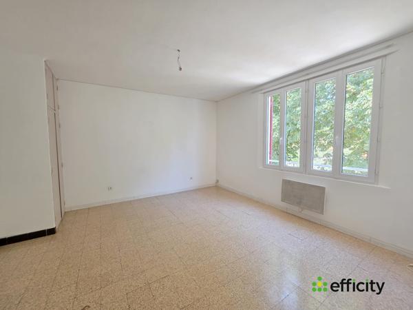 Maison
         3 pièces
        - 70 m² Exclusivité 180 000 € *