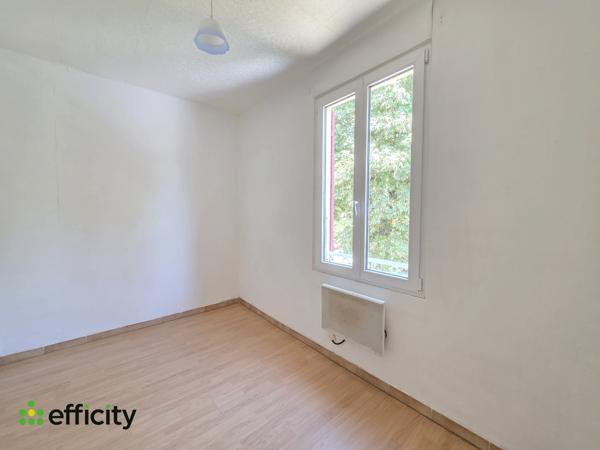 Maison
         3 pièces
        - 70 m² Exclusivité 180 000 € *